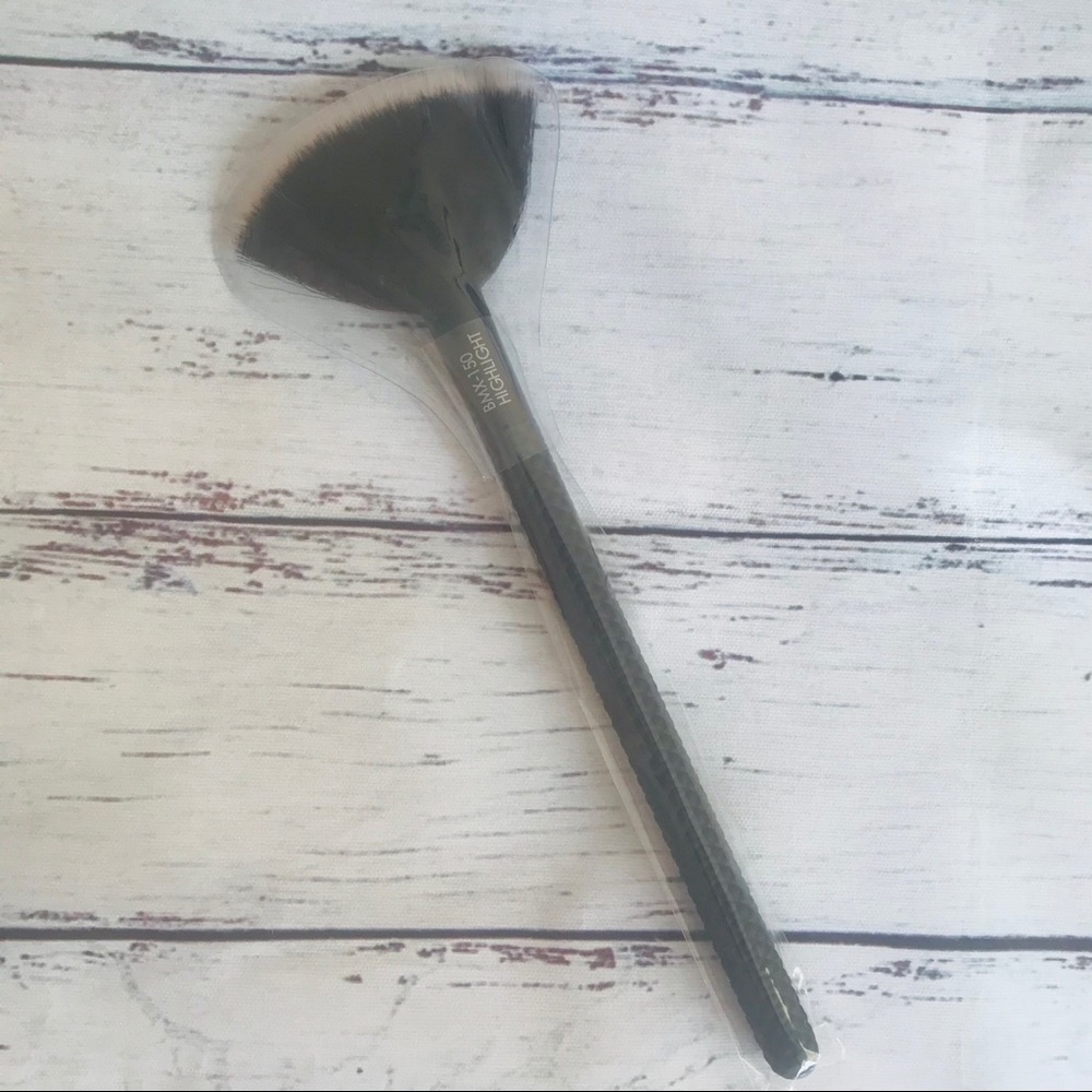 Moda Pro bmx-150 highlight Fan Brush